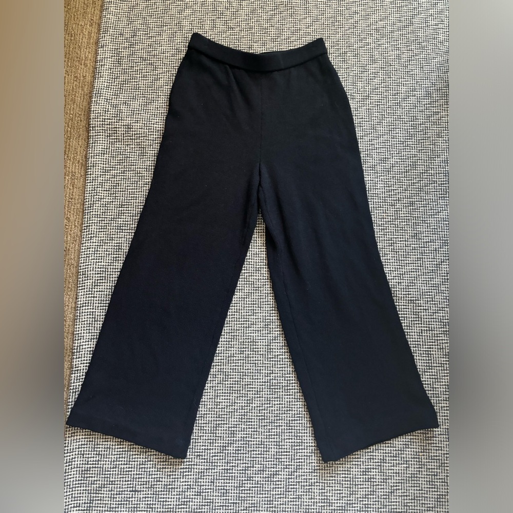 St. John Collection Cropped Knit Pant - Picture 2 of 4